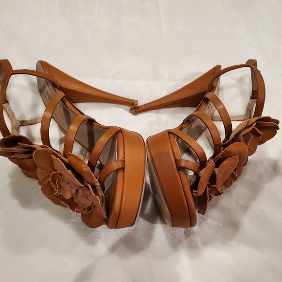 Valentino Garavani Tan Leather High-heeled Sandals - Picture 4 of 10